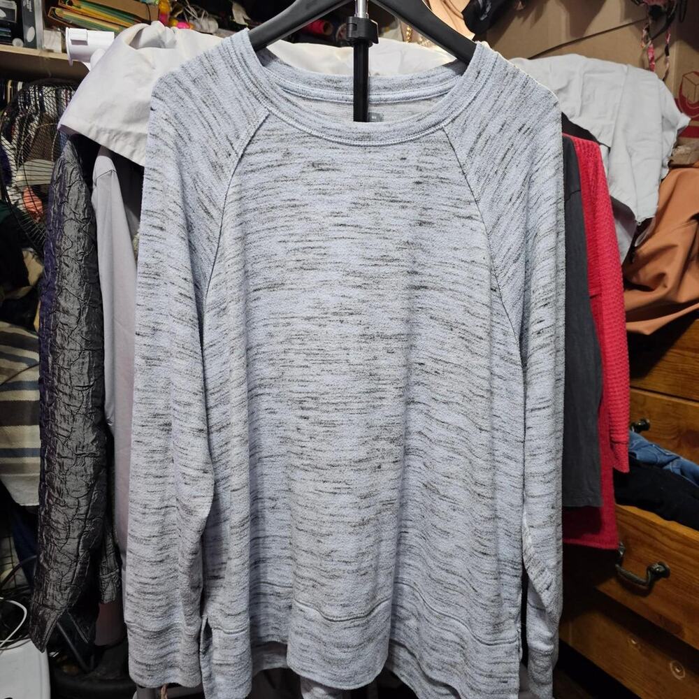 Aerie grey long sleeve top